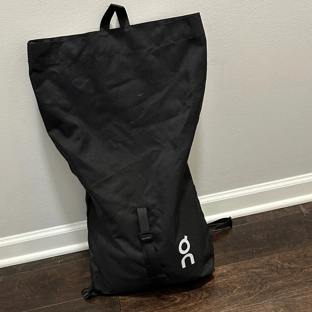 On cloud On Running Black and Gray Backpack for Men